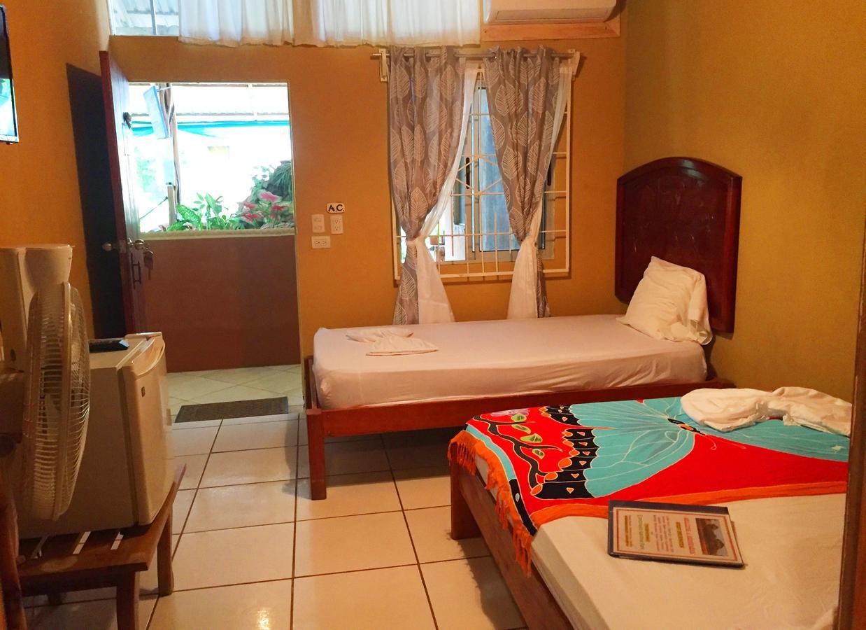 Cabinas Jimenez ปัวร์โตคิมาเนซ ภายนอก รูปภาพ